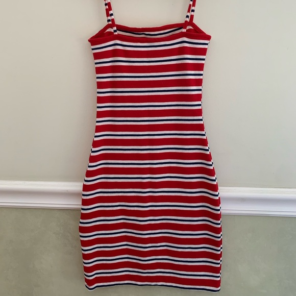 H&M dress never been worn size 2 - Picture 2 of 2
